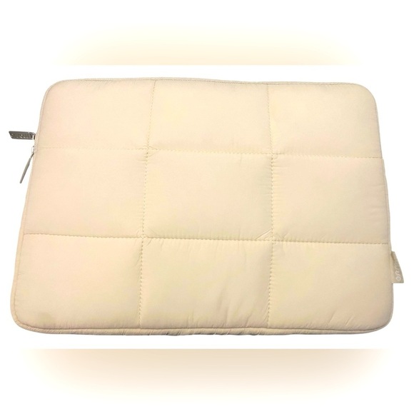 Mosiso Other - MOSISO New Cream Puffy Laptop Sleeve Rectangle Quilted Puffer Carrying Case